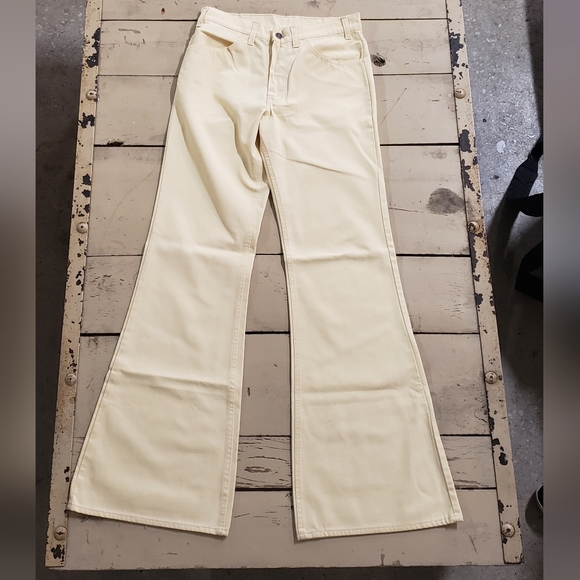 1970s NOS Levis Bell Bottom Jeans - Picture 2 of 4
